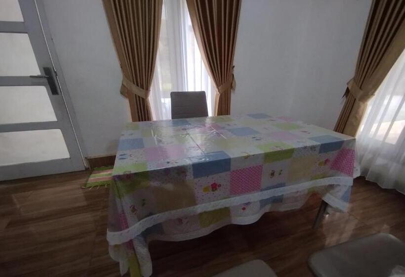 ホテル Oyo 93618 Homestay Bonjeruk