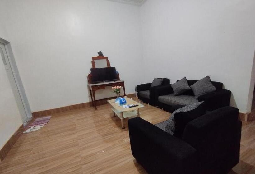 ホテル Oyo 93618 Homestay Bonjeruk