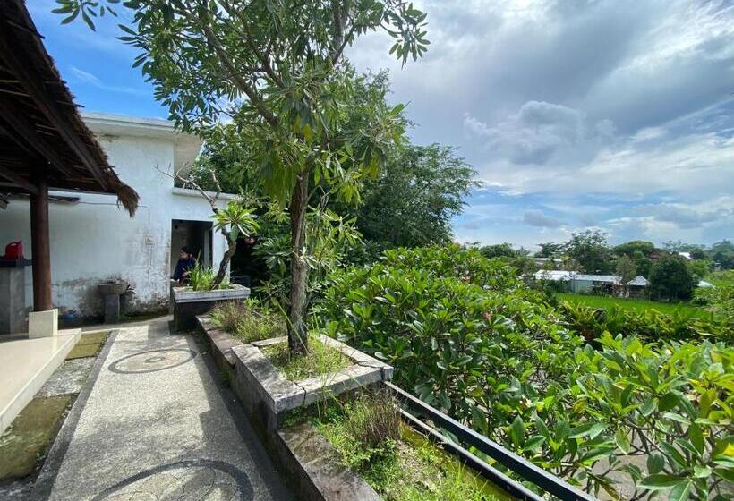 בית מלון כפרי Oyo 93632 Ramasta Homestay