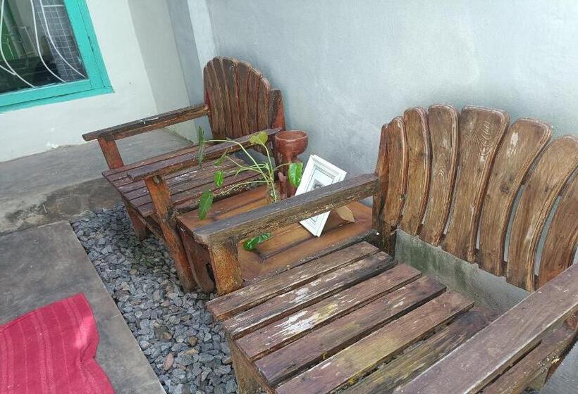 Отель Oyo 93638 Lotus Guest House