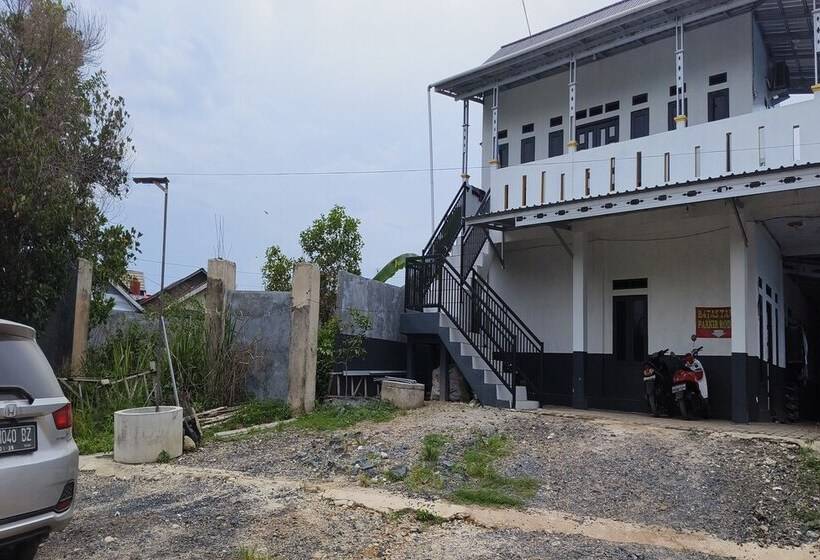 Отель Oyo 93642 Penginapan Al Ashar