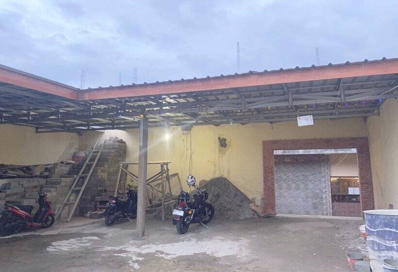 ホテル Oyo 93663 Penginapan Otw