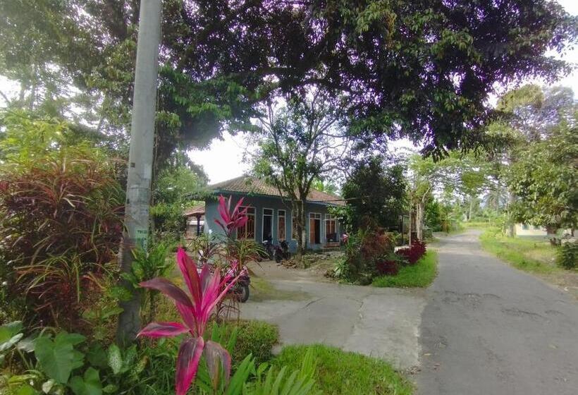 Отель Oyo 93666 Lestari Homestay