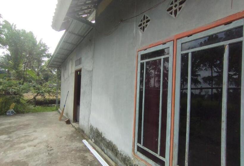 Отель Oyo 93666 Lestari Homestay