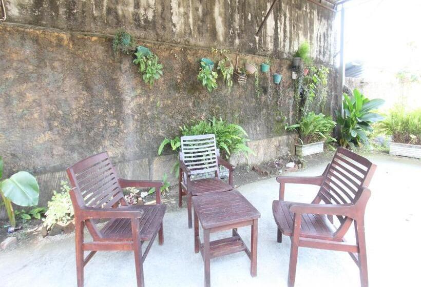 Отель Oyo 93666 Lestari Homestay