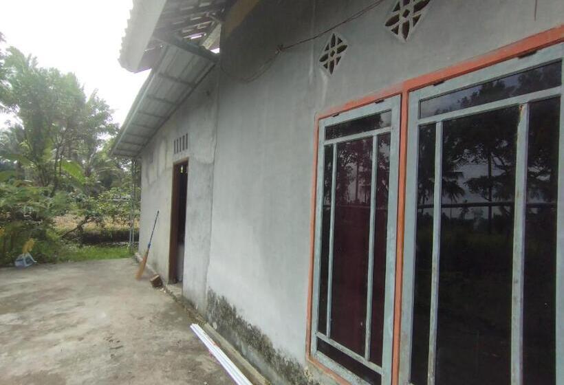 Отель Oyo 93666 Lestari Homestay