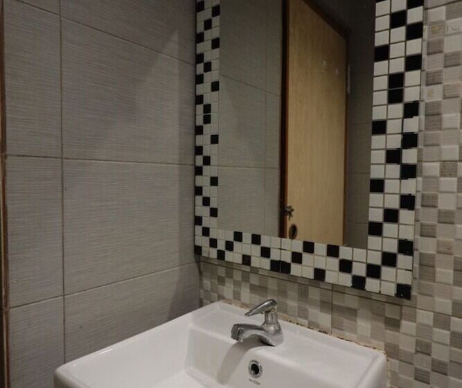 فندق Oyo 93667 Penginapan Pelangi