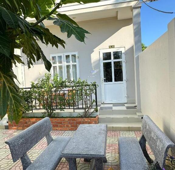 هتل Pharos Guesthouse