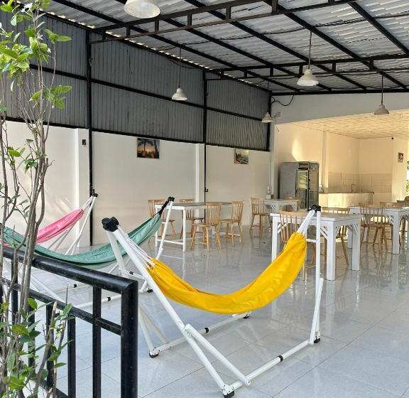 هتل Pharos Guesthouse