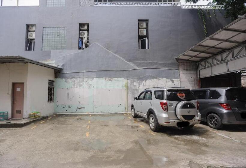 酒店 Rawa Buntu House Redpartner