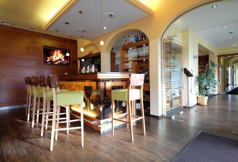 ホテル Restaurant Neuhold
