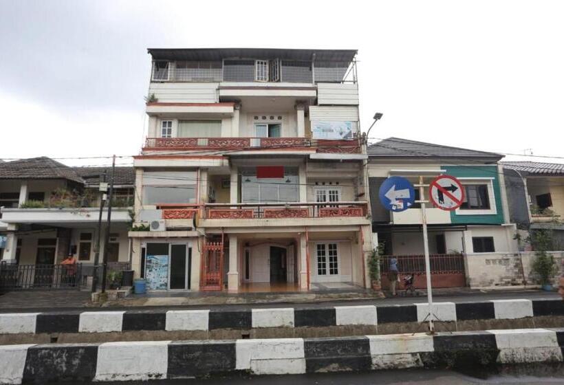 فندق Spot On 93610 Syariah Homestay