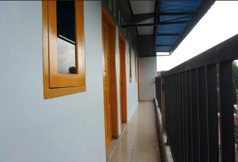 ホテル Spot On 93611 Kost Pak Suyatno Syariah 2