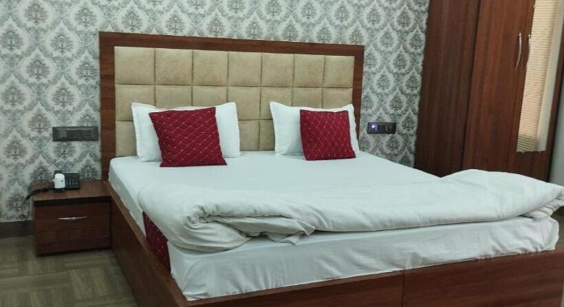 Отель The Singhasan Nd Saffron