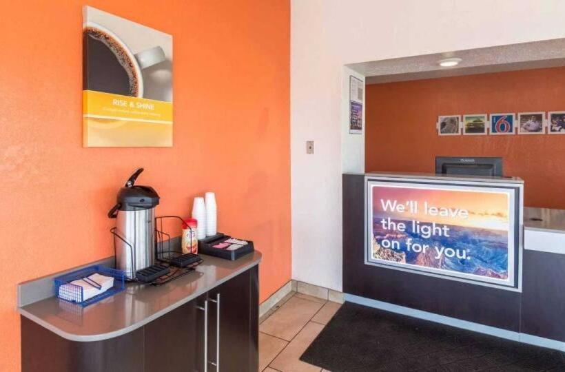 فندق Whitten Inn