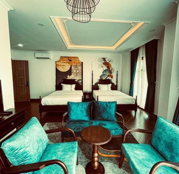 Khách Sạn The One Hotel 1