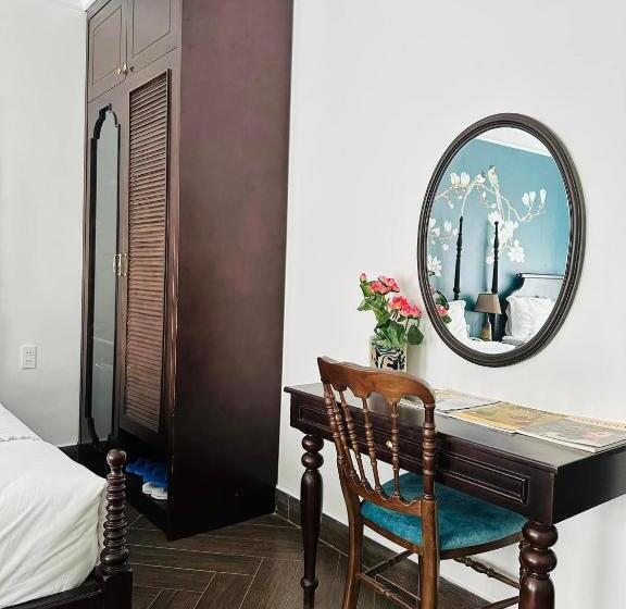 Khách Sạn The One Hotel 1