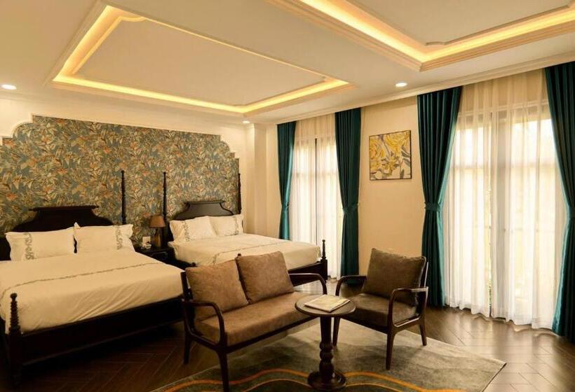 Khách Sạn The One Hotel 1