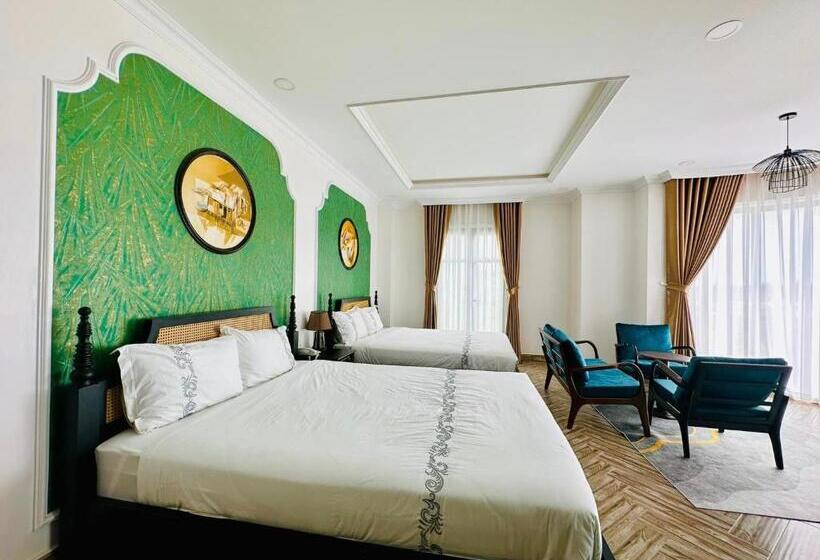 Khách Sạn The One Hotel 1