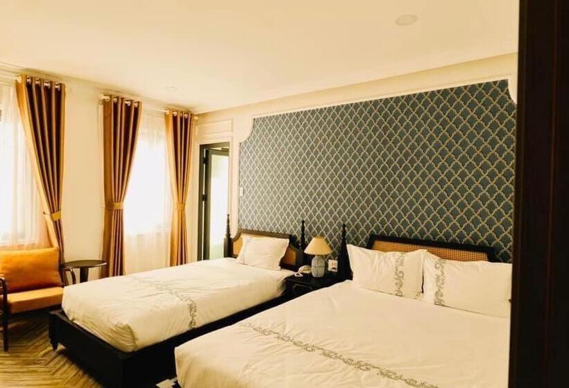 Khách Sạn The One Hotel 1