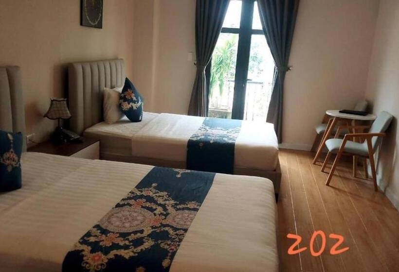 Khách Sạn The One Hotel 1