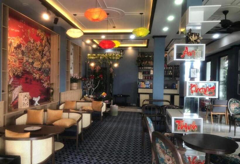 Khách Sạn The One Hotel 1