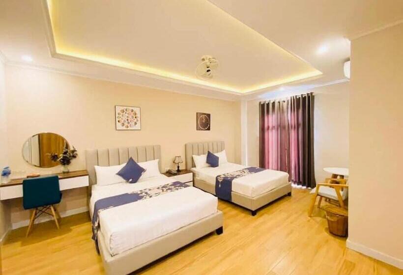 Khách Sạn The One Hotel 1