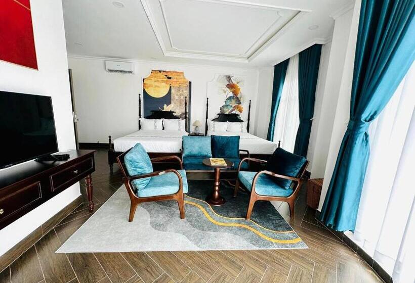 Khách Sạn The One Hotel 1