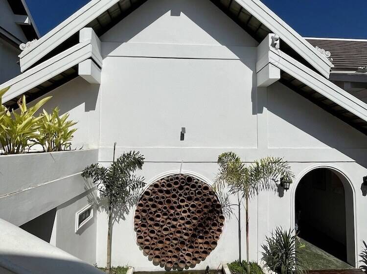 Manyo Hotel And Resort