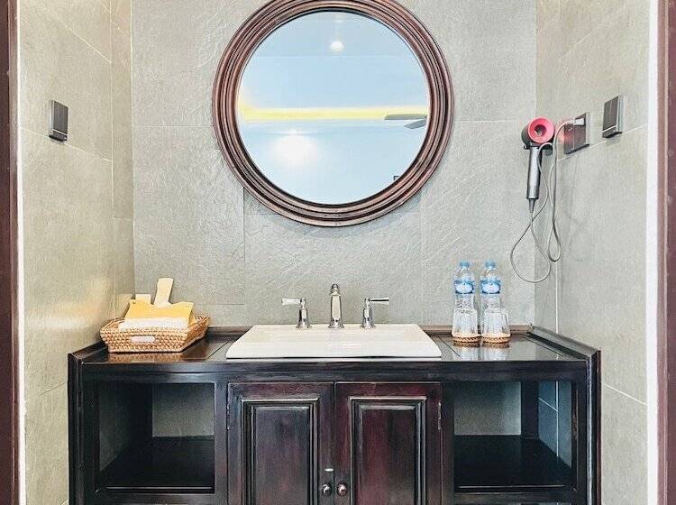 Manyo Hotel And Resort