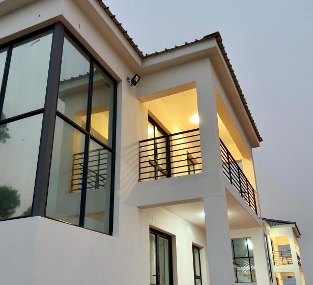 بنسيون 2nd On Strand