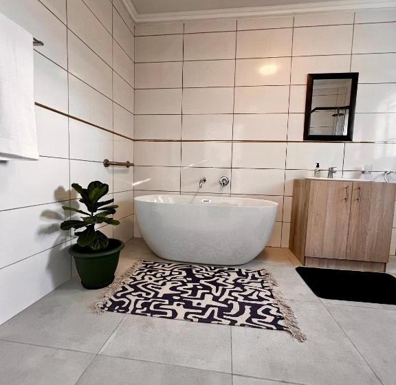 بنسيون 2nd On Strand