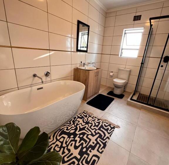 بنسيون 2nd On Strand