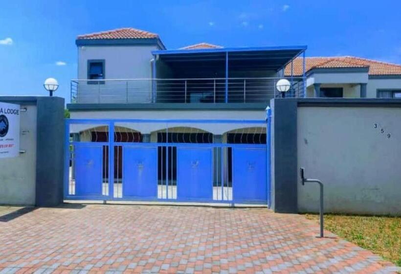 פנסיון Azalea Lodge