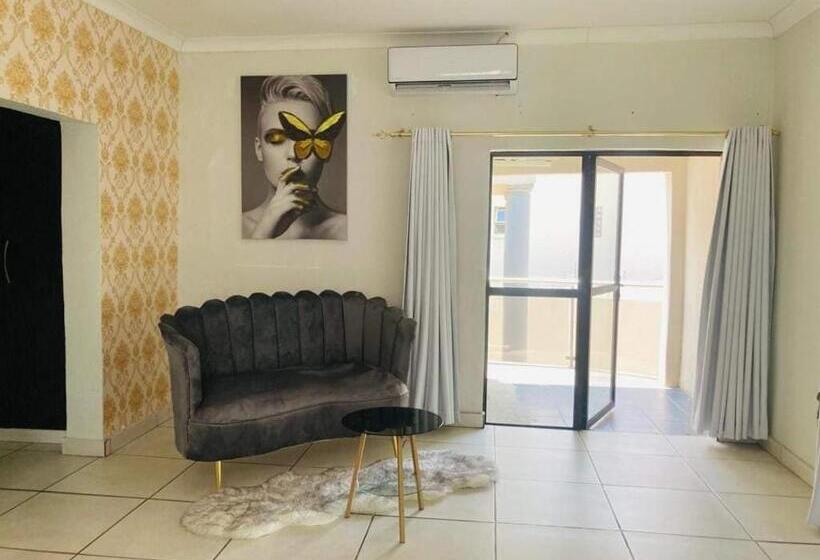 פנסיון Azalea Lodge