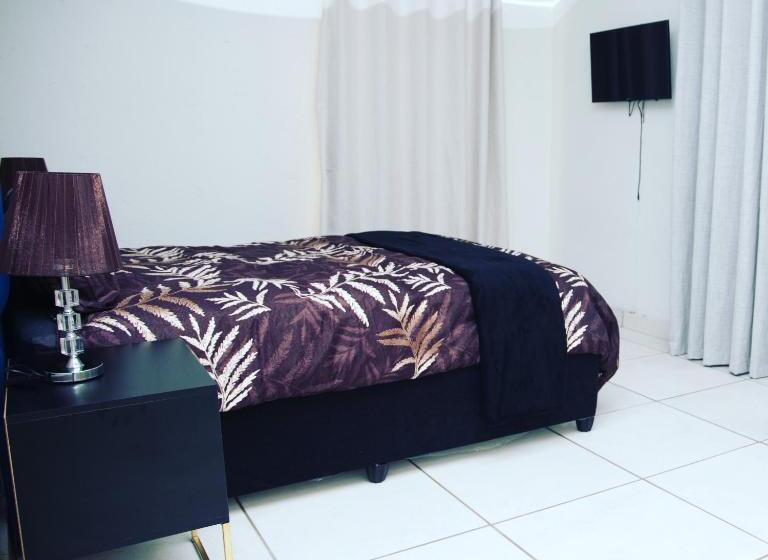 פנסיון Azalea Lodge