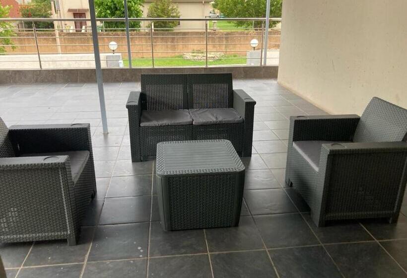 פנסיון Azalea Lodge