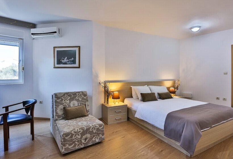 پانسیون Villa Vanty