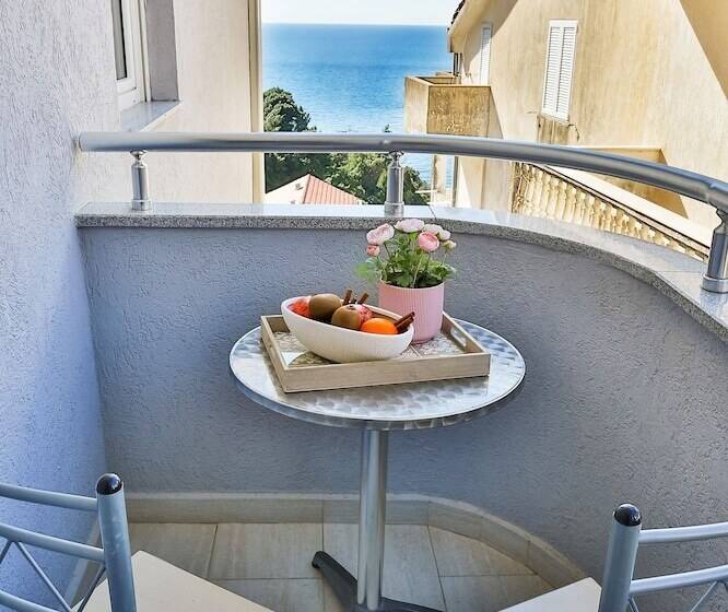 پانسیون Villa Vanty