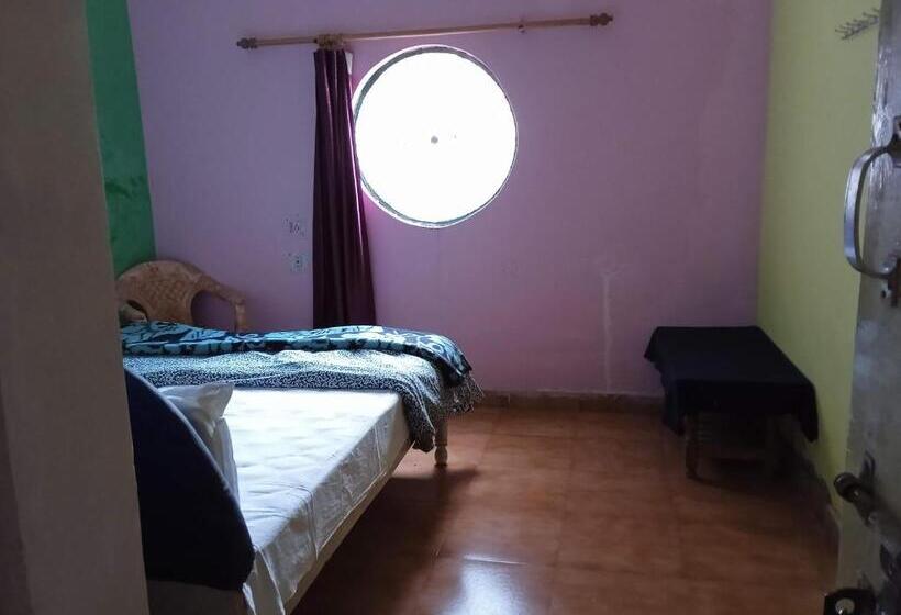 פנסיון Krishna Paying Guest House