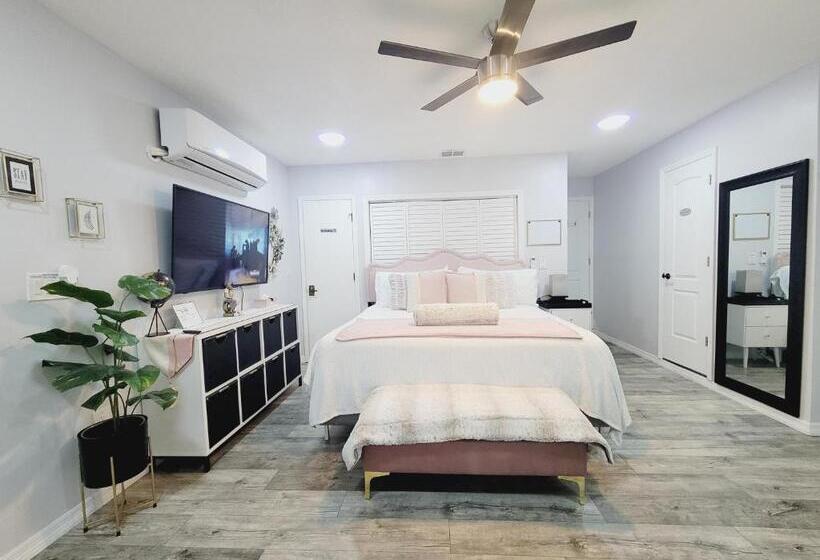 펜션 Modern Dream Rooms Suits   Private, Parking, Wi Fi, Netflix