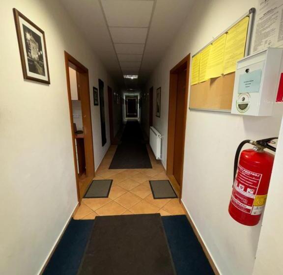 ペンション Penzión Zoo Pod Hrešnou