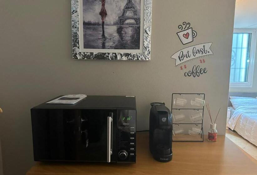 Пансион Private Room With Independent Entrance