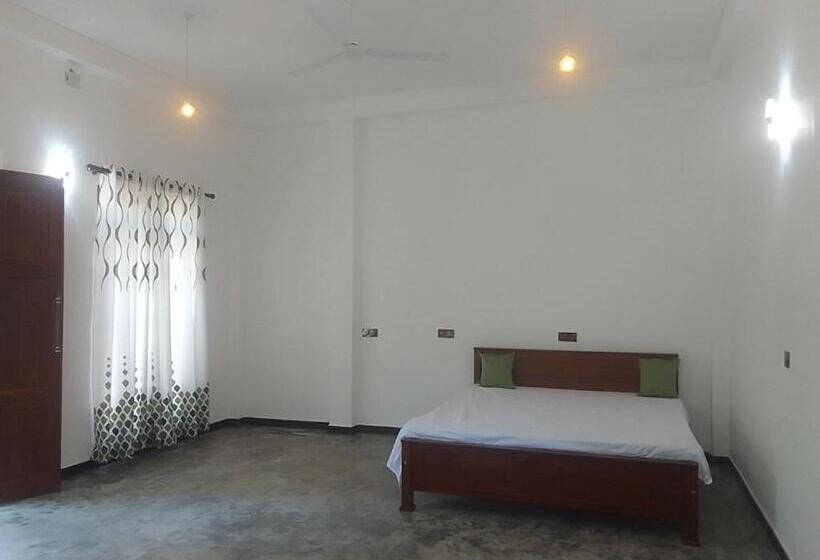 膳宿费 Ravindu S House