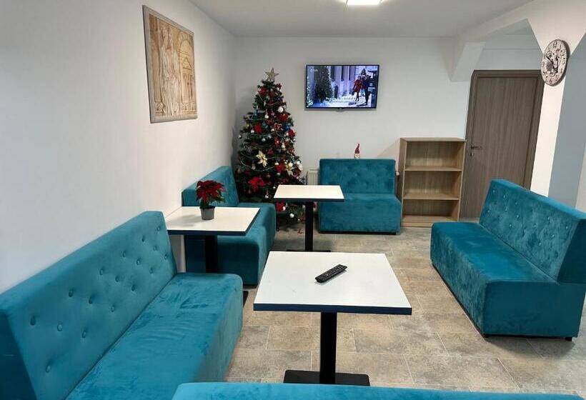 Пансион Casa Roby Lzvor Sinaia