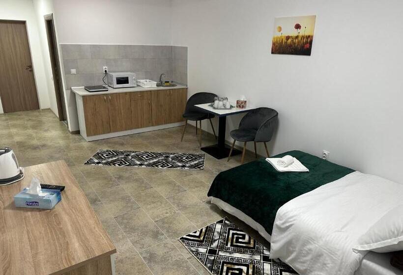 Пансион Casa Roby Lzvor Sinaia