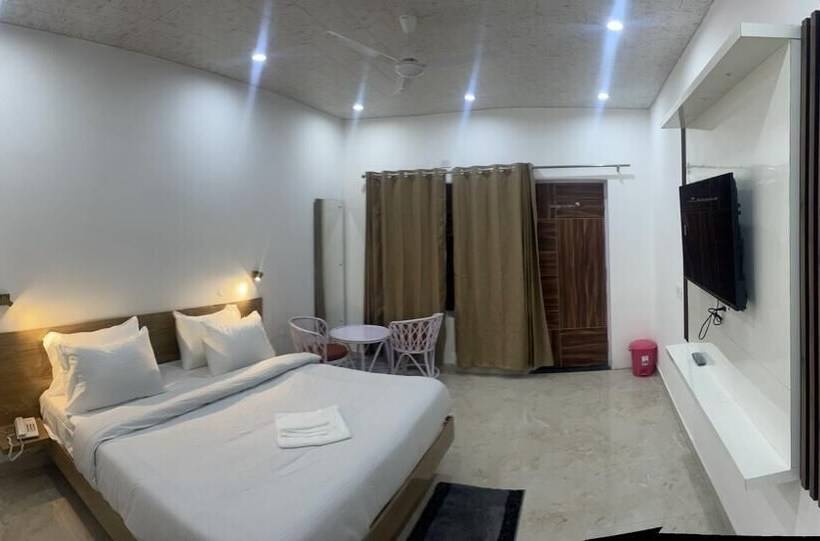 בית מלון כפרי Shiva Lake Mussoorie   360 Degree View   Free Parking