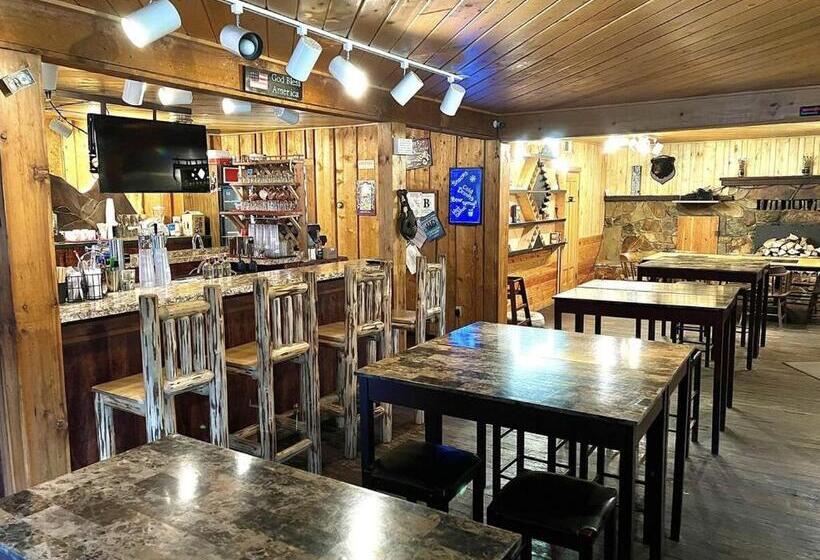 Triple G’s Resort   Geodome 9
