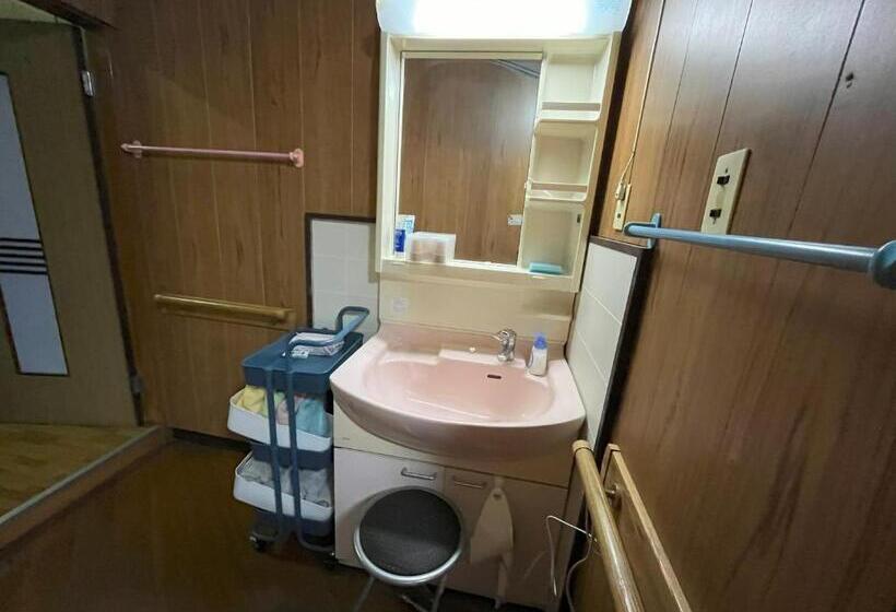 福井駅から徒歩2分の1棟貸切民泊 最低限福井駅前