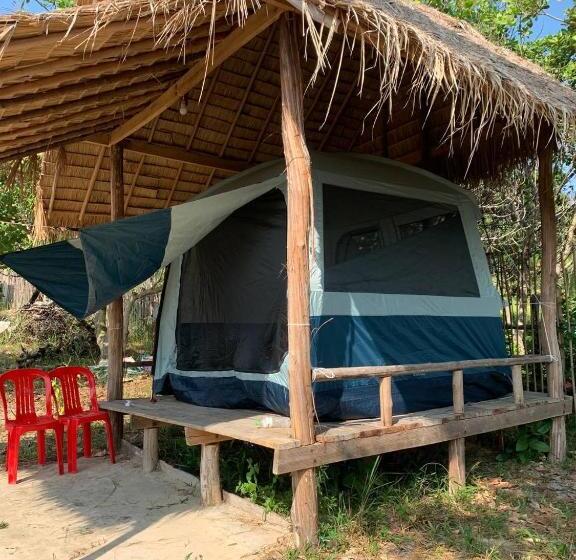 فندق صغير Maloop Cafe Bungalow